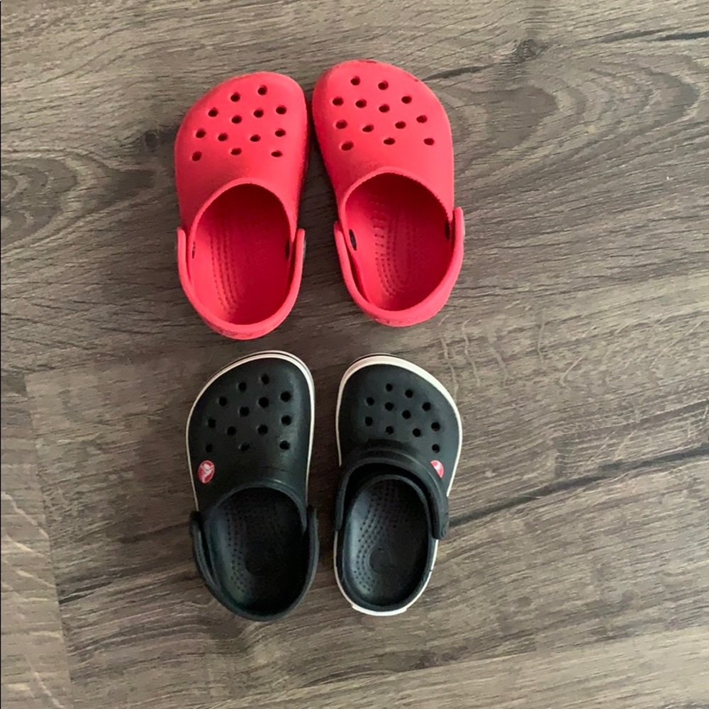 CROCS- 4-5 GUC toddler